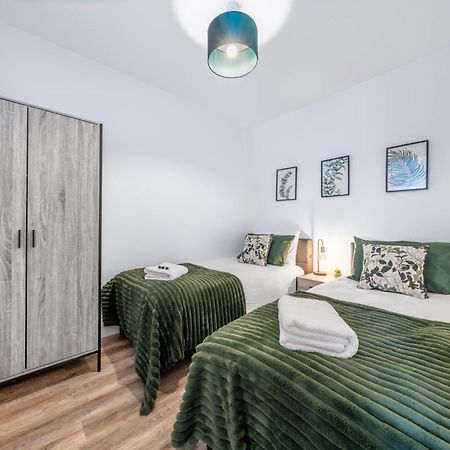 Potters Bar - Free Parking - Private Bathroom - Netflix - 4 Mins Walk To Station - 20 Mins Direct Trains To London Luaran gambar