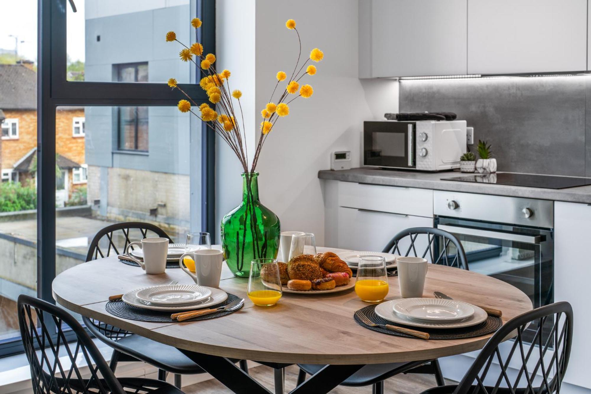 Potters Bar - Free Parking - Private Bathroom - Netflix - 4 Mins Walk To Station - 20 Mins Direct Trains To London Luaran gambar