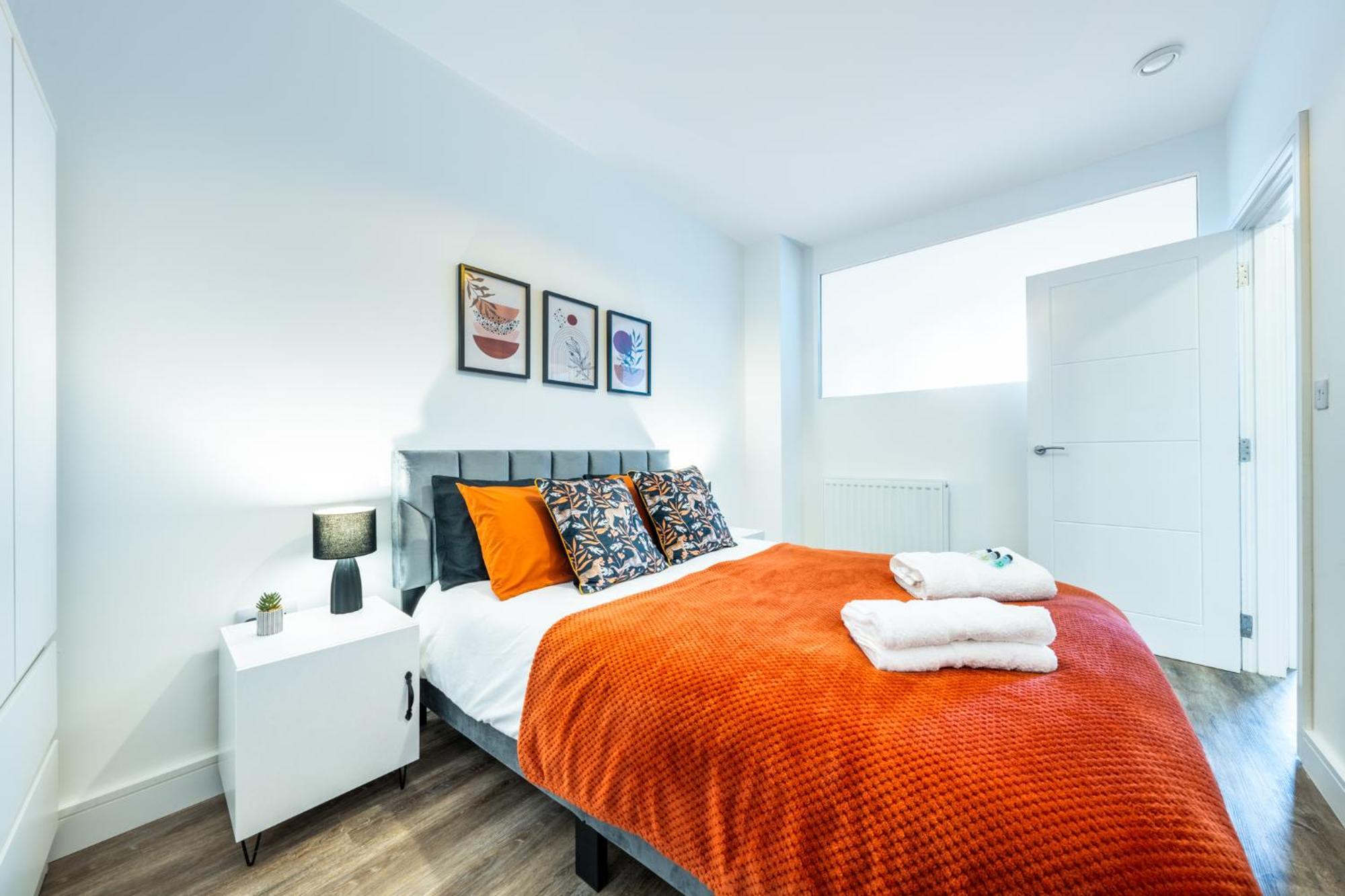 Potters Bar - Free Parking - Private Bathroom - Netflix - 4 Mins Walk To Station - 20 Mins Direct Trains To London Luaran gambar