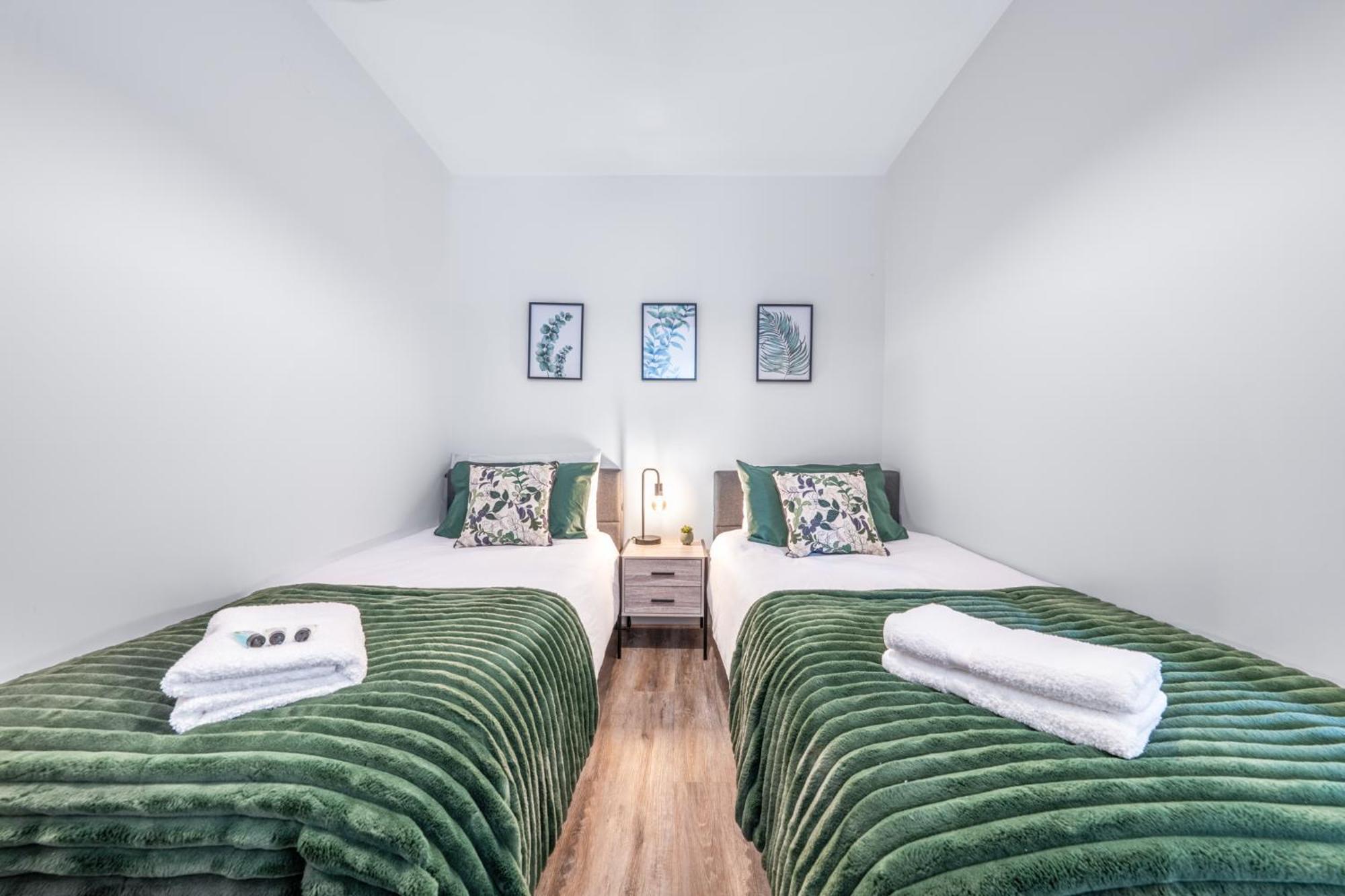Potters Bar - Free Parking - Private Bathroom - Netflix - 4 Mins Walk To Station - 20 Mins Direct Trains To London Luaran gambar