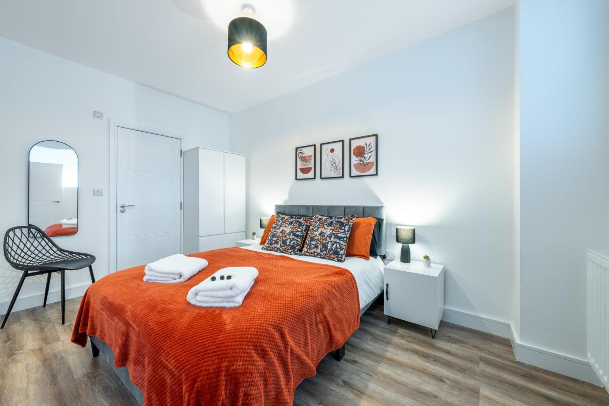 Potters Bar - Free Parking - Private Bathroom - Netflix - 4 Mins Walk To Station - 20 Mins Direct Trains To London Luaran gambar